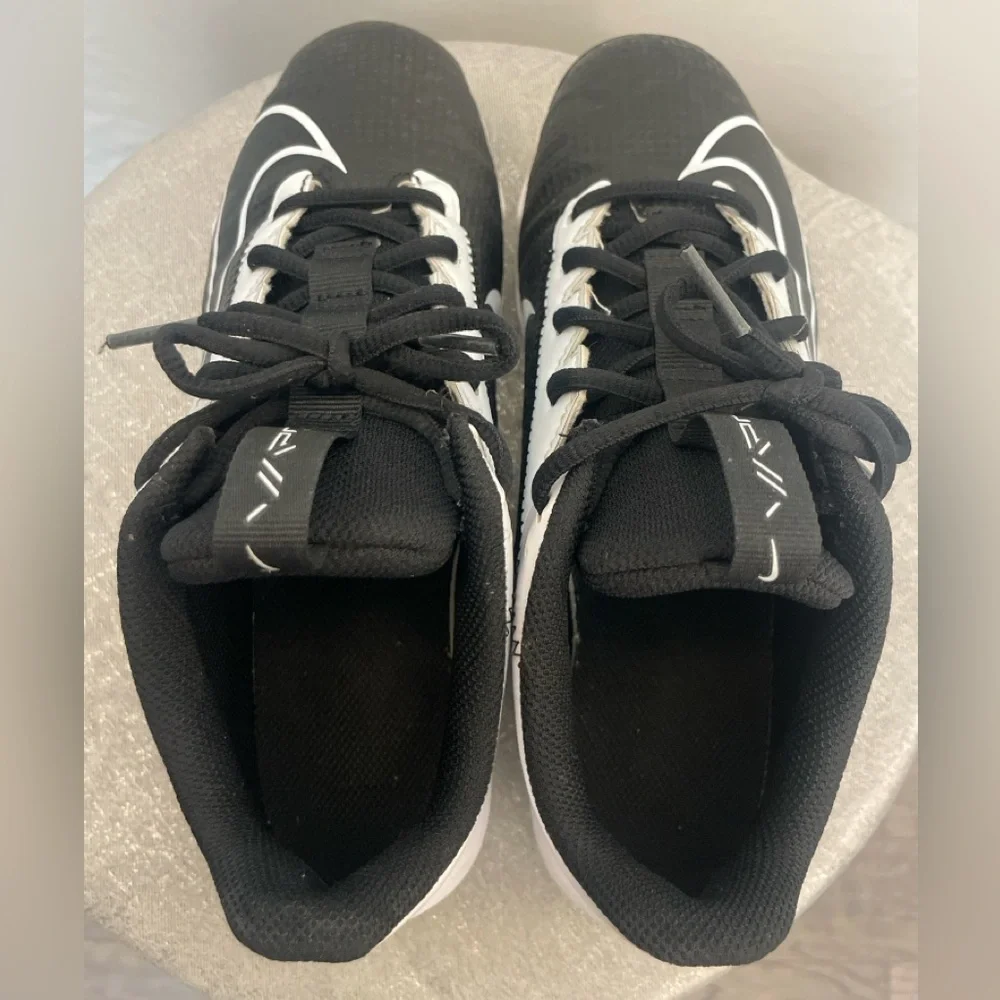 Nike lightweight black